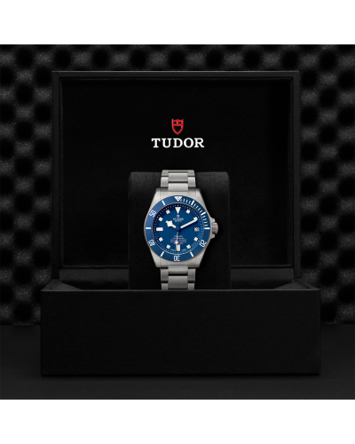 Tudor Pelagos Ceramic matt blue disc, Titanium bracelet (horloges)